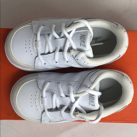 Nike Little VXT III TD White Athletic Shoes - Picture 7 of 7